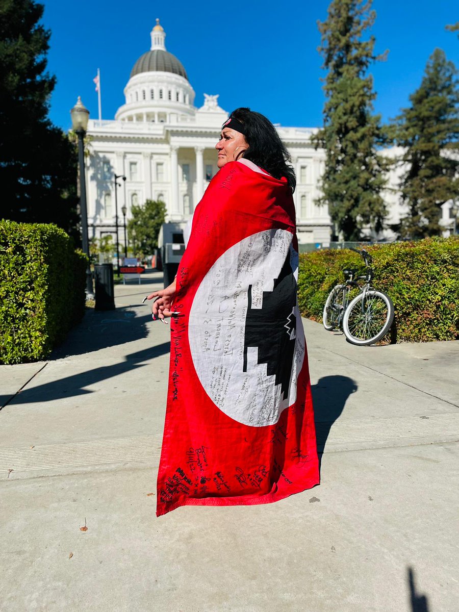 UFWupdates's tweet photo. On #InternationalWomensDay we highlight Cynthia, a farmworker leader &amp; mother. In 2022 she marched 335 miles from Delano to Sacramento saying: We work in 100+ heat, in strong, dusty winds &amp; now we're being baptized by rain. We are here and we will fight for our rights. #WeFeedYou https://t.co/AONqJphDue