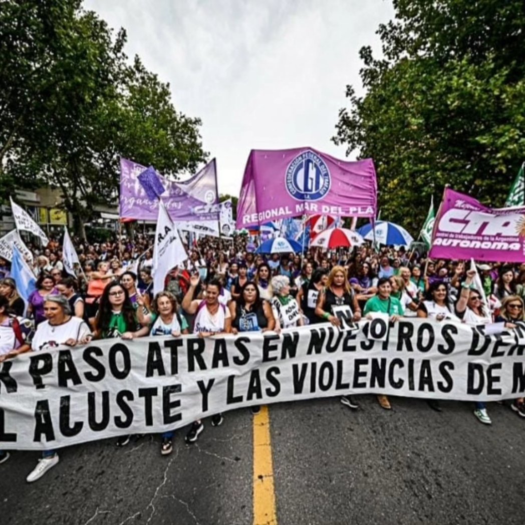 macielmatiasptp's tweet photo. Emocionante movilización en Mar del Plata. #8M2024 https://t.co/tlywvdFXmj
