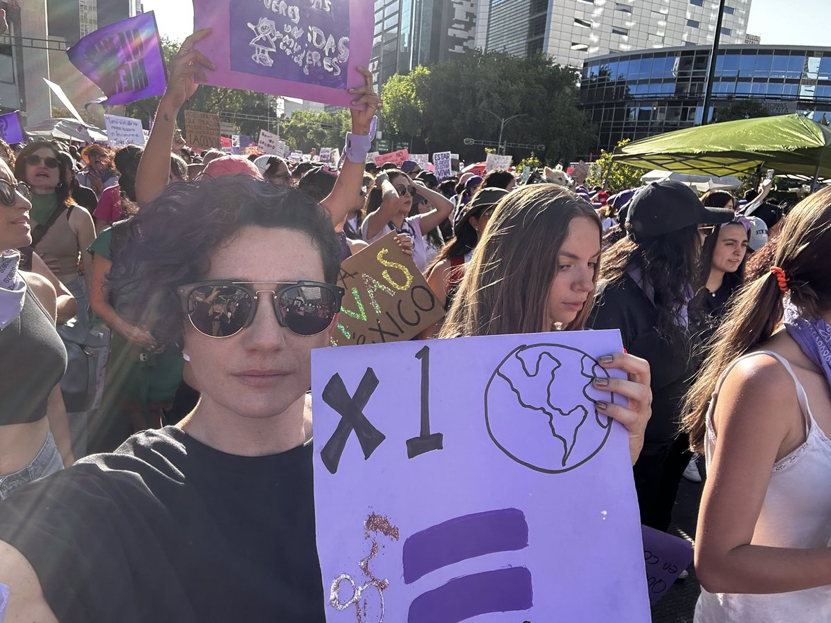 A (@andreadetejada) on Twitter photo Ultimate multitask! Hosting <a href="/palmdaoapp/">Palm Collective 🪬</a> space calling for an Egalitarian Utopia while marching at CDMX8M for equal rights!
We dream of a world where everyone is
🪬🟰🪬
Thank u <a href="/WimVanCappellen/">Worldfamousphotographer.eth</a> <a href="/EmpressTrash/">Empress Trash 🌈🖤</a> <a href="/letsglitchit/">Dawnia AKA</a> <a href="/FlaviaTropia/">Flavia Tropia</a> @criptoalcoatl <a href="/WCrohare/">Wandylandia</a> <a href="/Iconoclasticoon/">Rox .⌐◨-◨</a> Ultimate multitask! Hosting <a href="/palmdaoapp/">Palm Collective 🪬</a> space calling for an Egalitarian Utopia while marching at CDMX8M for equal rights!
We dream of a world where everyone is
🪬🟰🪬
Thank u <a href="/WimVanCappellen/">Worldfamousphotographer.eth</a> <a href="/EmpressTrash/">Empress Trash 🌈🖤</a> <a href="/letsglitchit/">Dawnia AKA</a> <a href="/FlaviaTropia/">Flavia Tropia</a> @criptoalcoatl <a href="/WCrohare/">Wandylandia</a> <a href="/Iconoclasticoon/">Rox .⌐◨-◨</a>