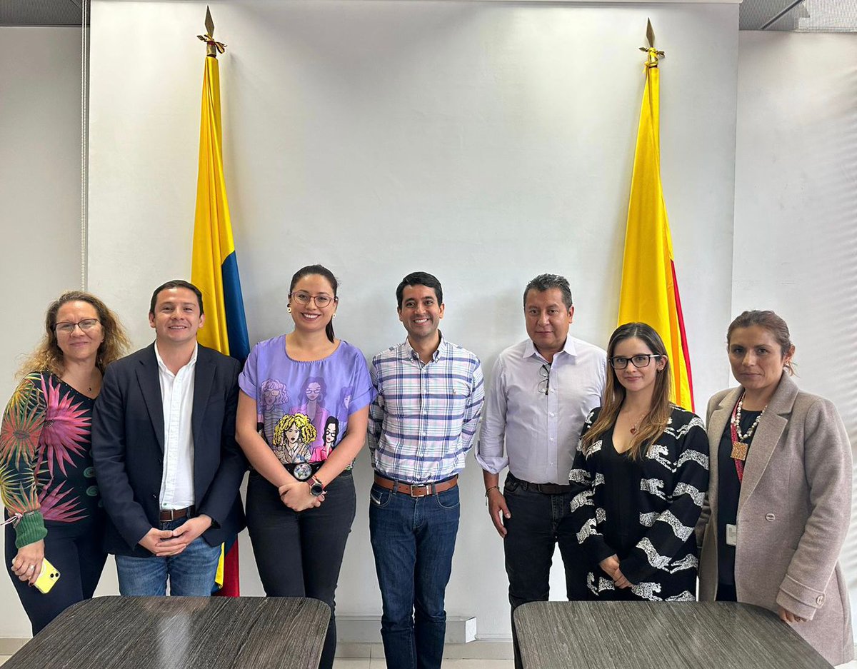 Con <a href="/gtarazona1/">Giovanny Tarazona Bermúdez</a>, rector de <a href="/udistrital/">UniversidadDistrital</a>, analizamos los cambios que tendrá nuestro programa #JóvenesALaU en universidades públicas.

¡Con el compromiso de las instituciones de educación superior mejoraremos la calidad educativa en Bogotá! 📚💯