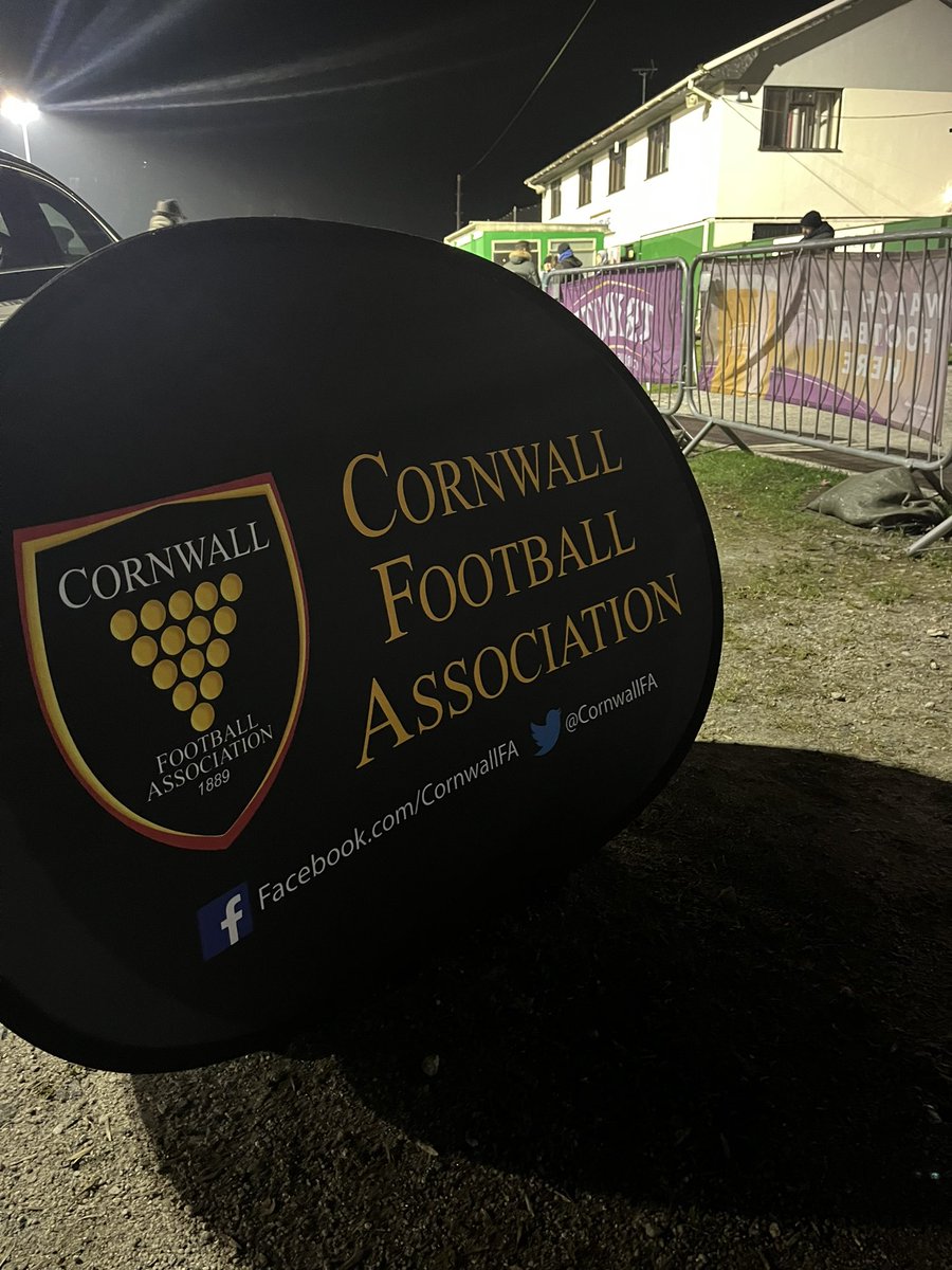 Goal_Mass's tweet photo. Two games 2day ..Windiest 💨💨ever conditions @HayleFc 12noon ko with @DAUGHTS @DaniBua10 So cold u/18’s Pool college v @Argyle then 2nght @cornwallfa U/16’s v @devon_fa Cracking game, last min winner to #Devon 3-2.. supporting 2 @HelstonU18s #Redd #Hilling Well played lads 👏💙 https://t.co/ONghb9jvx6