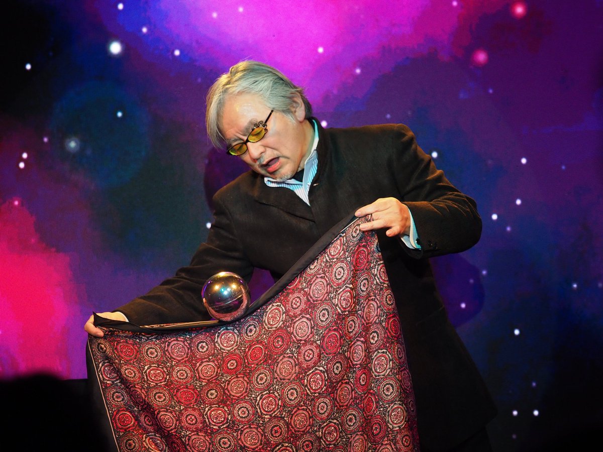 NAOANNE7's tweet image. 2024.3.8（金）
六本木OSMAND へ🪄︎︎

初めてライブで拝見できた カズ・カタヤマさん✨テクニックで魅せるステージ👏👏
目の前で見たカップ&amp;amp;ボール 楽しかった!!

集人さんの目力と笑顔にパワーもらいました✨シビれました🤩

#OSMAND
#魔法ダイニングバー