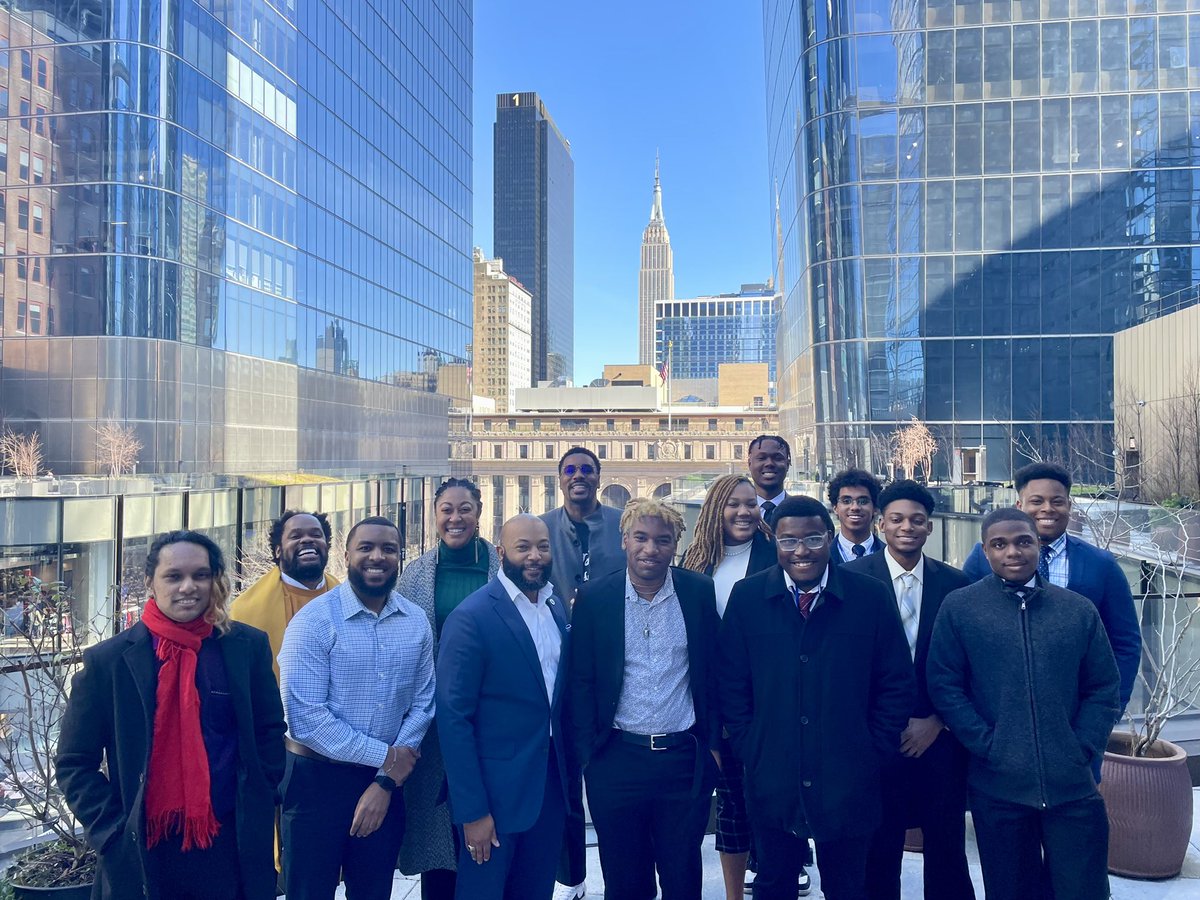JRFoundation's tweet photo. A beautiful day for a group photo as Sony Interactive/San Diego Studios hosted Scholars at Ci Siamo. #JRFMLC #MLC2024 https://t.co/kM6xCLyDHU