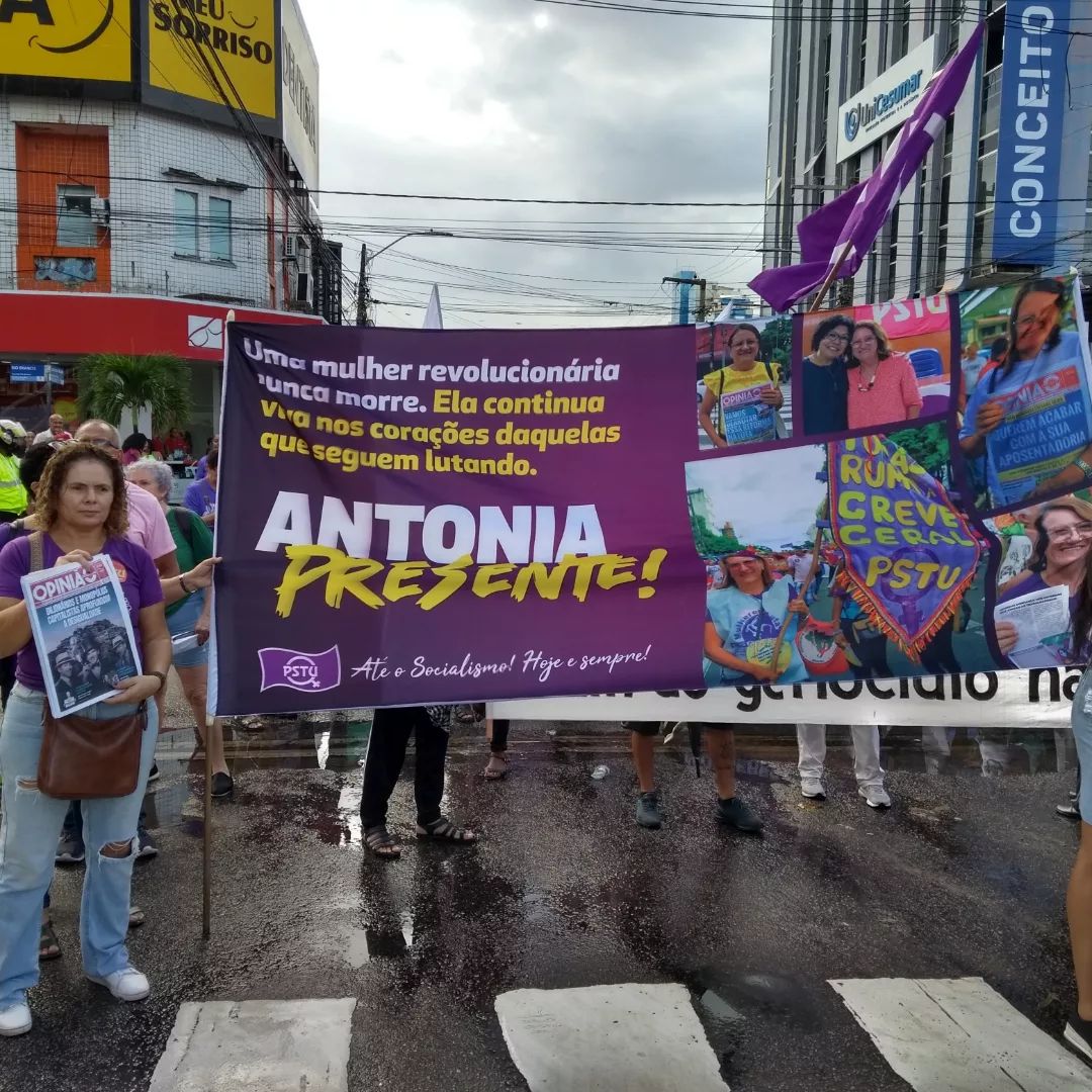 NATAL (RN) | O ato do #8demarco contou com uma emocionante homenagem à camarada Antônia, a 'Toinha', militante histórica do PSTU

Leia mais opiniaosocialista.com.br/companheira-an…