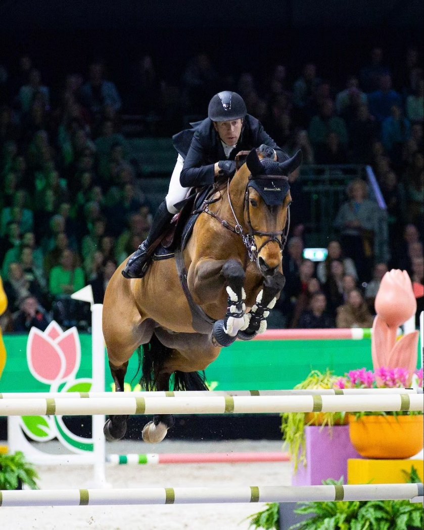 What a performance! 👏 Maikel van der Vleuten wins the VDL Groep prize with his horse Beauville Z to close off the Friday night 🇳🇱🌟

#TheDutchMasters #TDM2024 #RolexGrandSlam #JumpIntoHistory

📸 Digishots