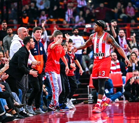 People's Champ @SiP03 #OlympiacosBC