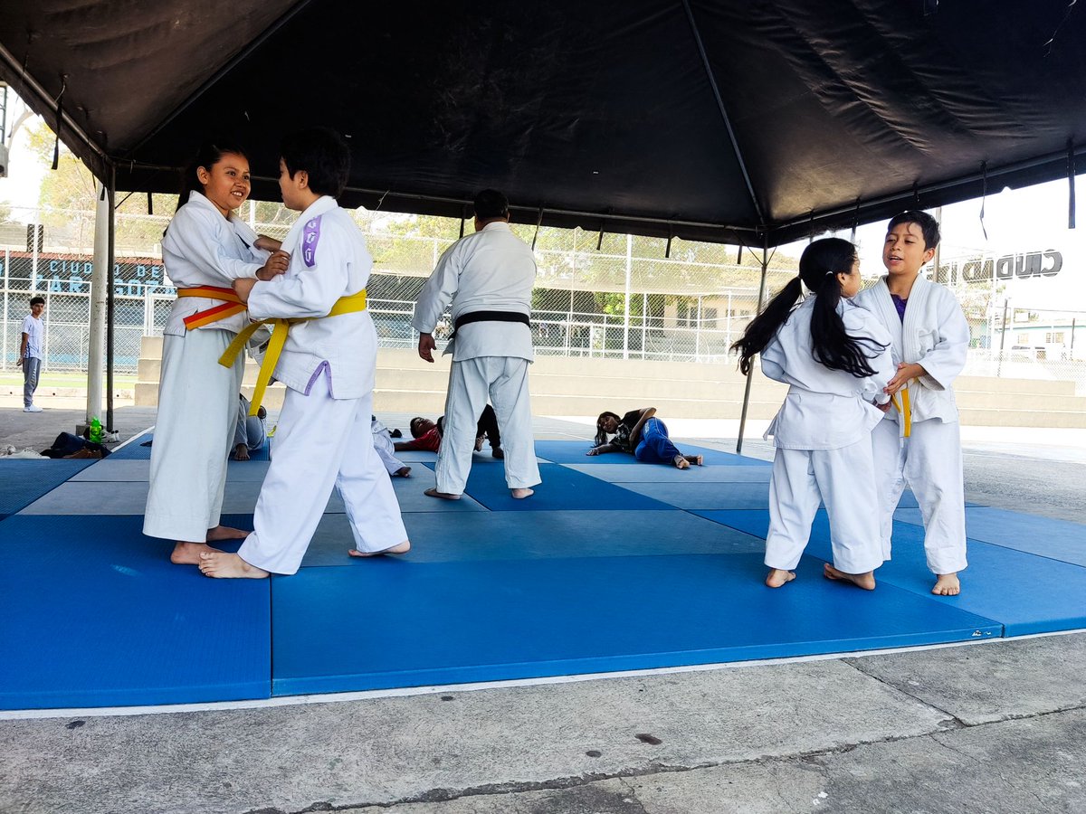 César Godoy 🇸🇻 tweet media