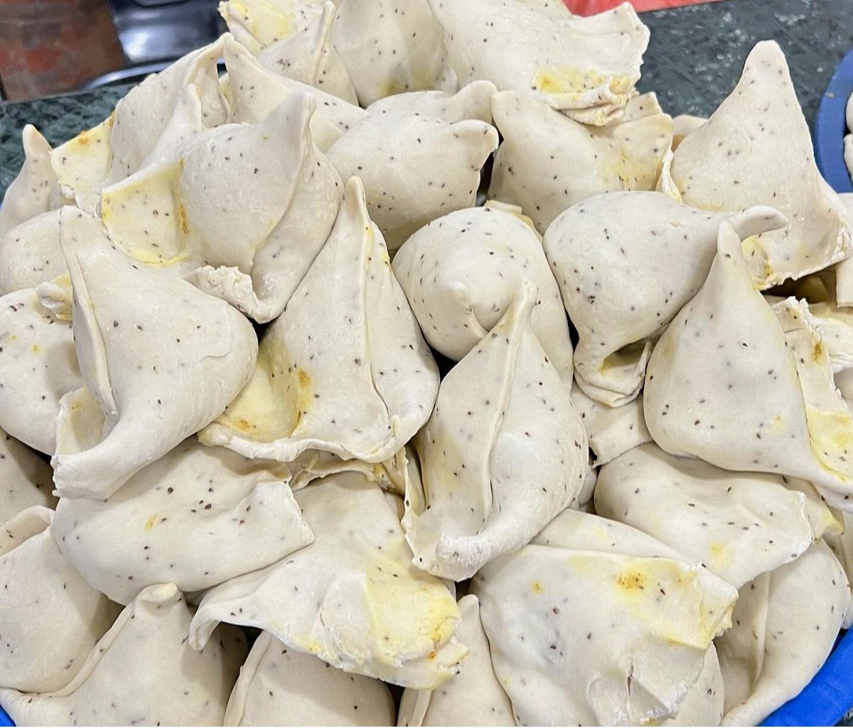 jyotirgamoy's tweet photo. To all vegetable samosa lovers….never say “no” to freshly made Samosa. Share with someone who loves it.
#samosa #vegetarian #vegetablesamosa #foodsandflavorsfromnepal #tasteofnepalcookbook https://t.co/I2WIW2YYti