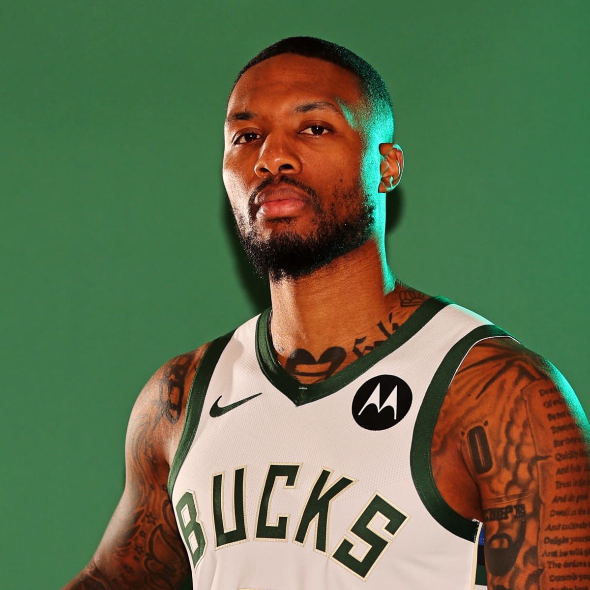 Damian Lillard has now passed Reggie Miller for 4th on the All-Time 3-pointers list. 

One of the greatest shooters the game has ever seen. 

Keep going DOLLA 🐐👌🏽