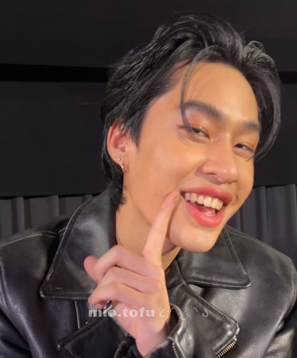 madebywarmheart's tweet photo. : จิ้มแก้มให้ดูหน่อยได้ม้าย🥹
: โอเคๆๆๆ🧏🏻‍♀️💘

#DFF_FinalEP #athenswerapat https://t.co/HjMEDNSZgn