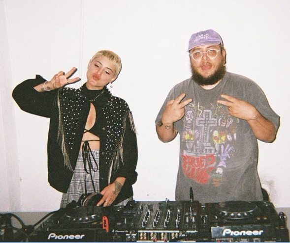 hi!

we are mdhvn!
we make club tunes!
we would love for you to listen!

mdhvn.bandcamp.com/album/flips-bi…