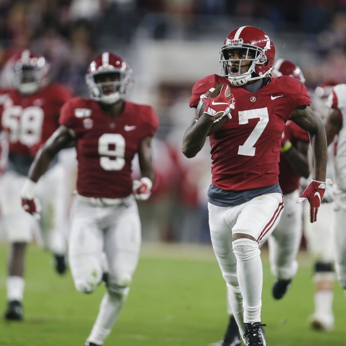 WOW!! Blessed to Receive an Offer from THEE University of Alabama 🐘#RollTide @Serra__Football @CoachMoLinguist @PlayerProMorgan @KaneWommack @CoachHitsch @GregBiggins @ChadSimmons_