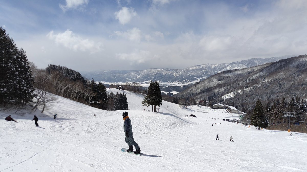 redszzr's tweet photo. 野沢温泉
晴れたり、突然吹雪になったり、、、忙しい天気です
#野沢温泉 https://t.co/q7SOqfKzEJ