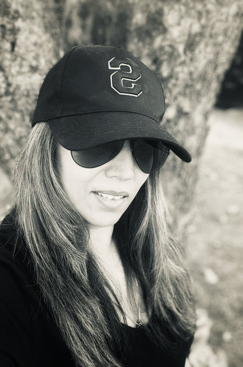 Shanela17's tweet photo. Sometimes life is #blackandwhite no #grey for #geminis https://t.co/eGpxVUHoxD