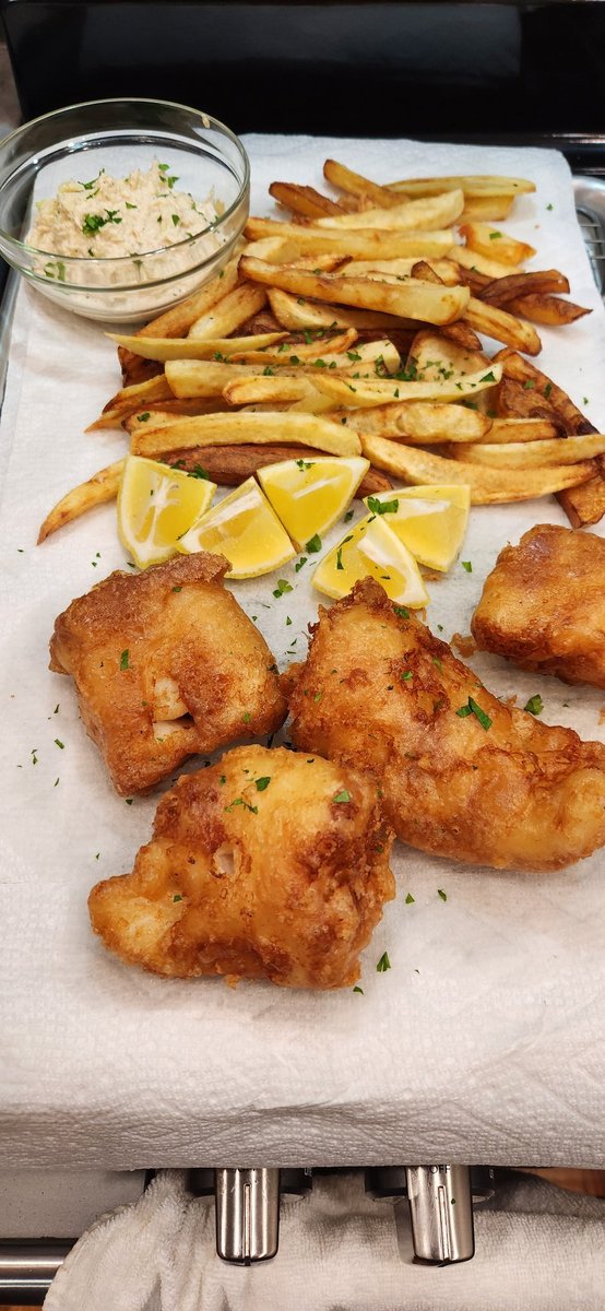 SeasLife60's tweet photo. Fish & Chips #FridayNightFishFry #dinner #homemade #coleslaw #fries #NoRecipes
#twittersupperclub https://t.co/CyZueH4TFx