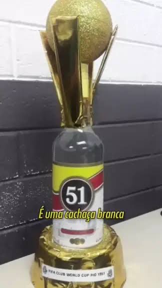 erregcruz's tweet photo. @SPFutDepre Vc está errado! Aqui está a taça do primeiro campeão mundial https://t.co/GvWAkwfUaG