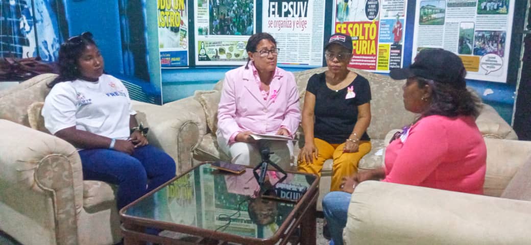 Desde la emisora y Canal "TV Studio", Nuestras #Tupamaros del Mcpio. Freites, participaron en un conversatorio por la Conmemoración del Día de la Mujer, donde resaltaron la lucha de Micaela Bastidas y el trabajo realizado al lado de Gabriel Condorcanqui. 🔴⚫ 

#VenezuelaMujer