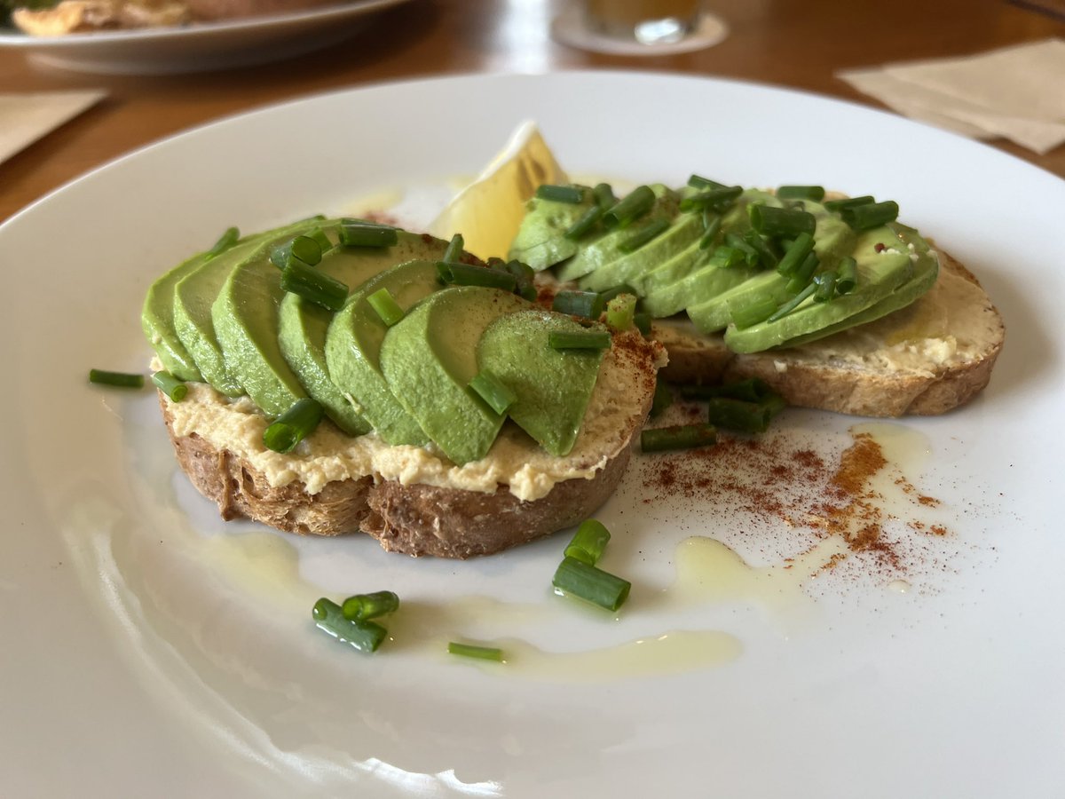 AUTOBANSHIROMA's tweet photo. アボカドんまー🥑✨
コーヒーも美味しい!!
晴れてたらもっと
綺麗に見えたんだろうな🌈
ごちそうさまでした😋
#アウトバン #朝ごはんツーリング
#capful #うるま市 https://t.co/UcZj0ET4Qm