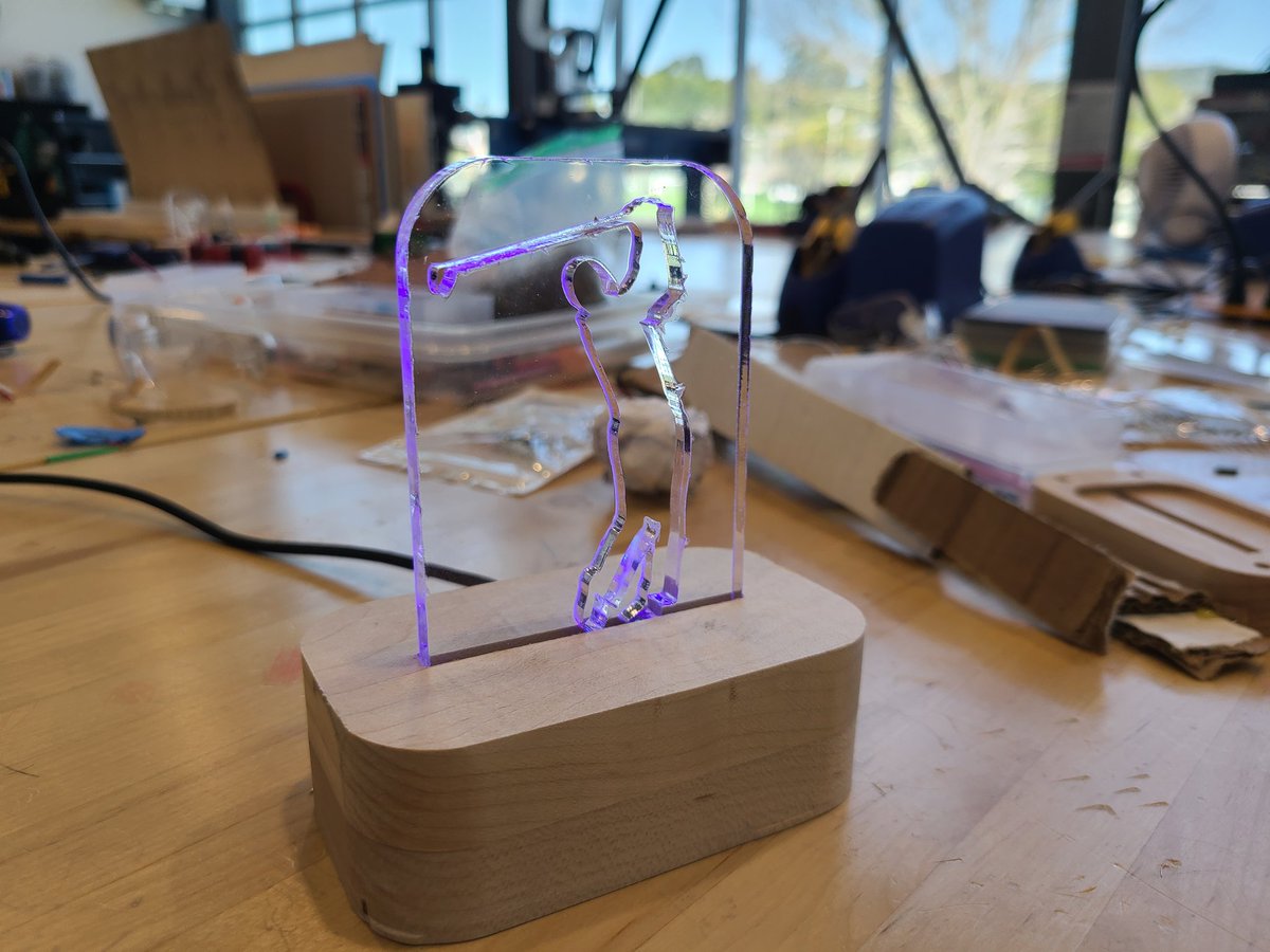 Still a work in progress, but my #Engineering Ss are making Edge Lit Lamps. They designed and fabricated everything, started assembling today. Pretty cool! 
<a href="/adskFusion/">Autodesk Fusion</a> 
<a href="/bantamtools/">Bantam Tools</a>
