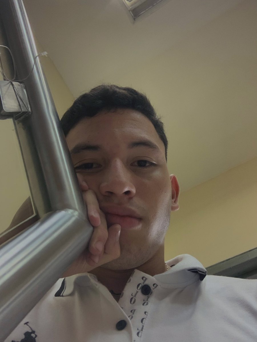 renzitobb tweet media