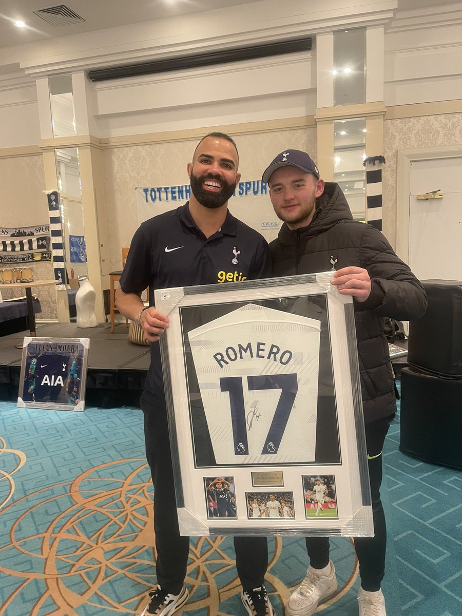 GavinE_THFC's tweet photo. Estoy muy feliz de haber ganado tu camiseta firmada.
leyenda absoluta de los spurs y un gran futbolista VAMOS ESPURS @CutiRomero2 https://t.co/Zmdnbl8SRy