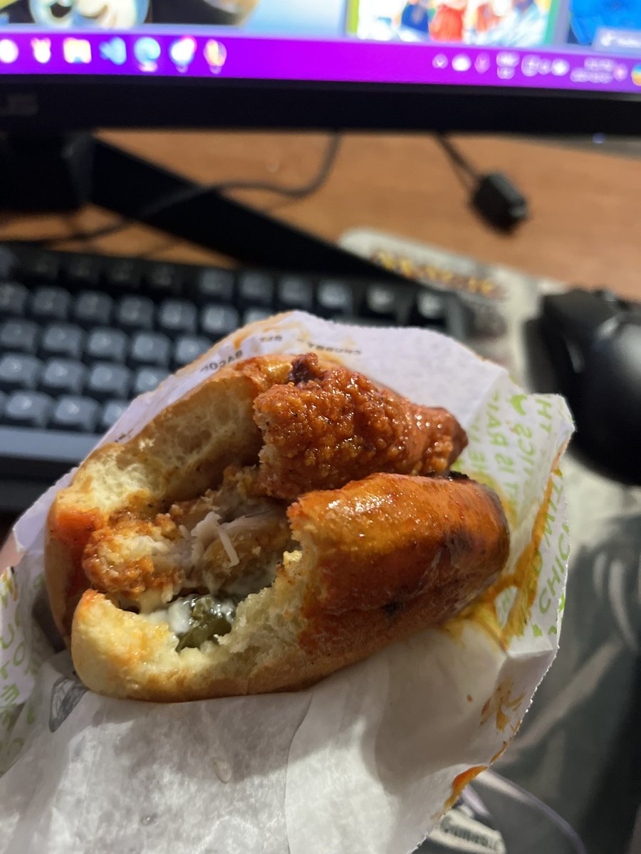 AllenVo4's tweet photo. 7/10 A&amp;W is not nashville https://t.co/BYWhPsDvPh