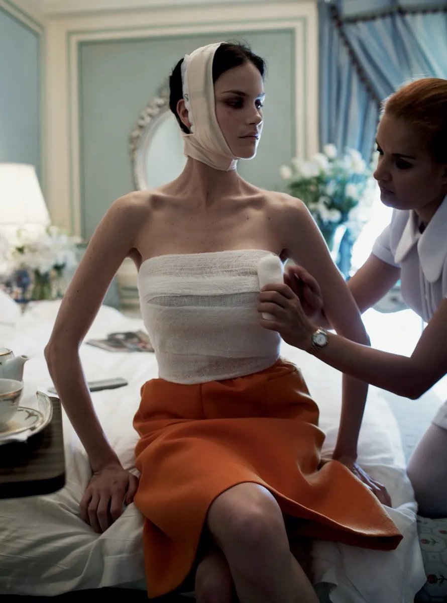 LaModeUnknown's tweet photo. 💉 Vogue Italia July 2005 ‘Makeover Madness’ 📸 by Steven Meisel, styled by Edward Enninful, hair by Guido Palau and makeup by ✨Pat McGrath✨. https://t.co/daSwMk1RoB