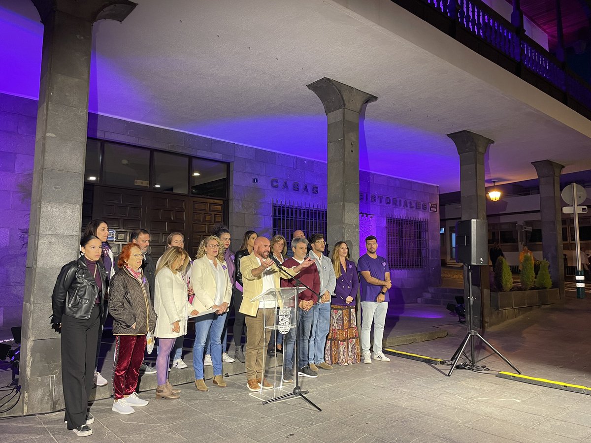 iluminacionEC's tweet photo. 8 de marzo. @puertodelacruz #8M https://t.co/FhdK8Dg0Jn