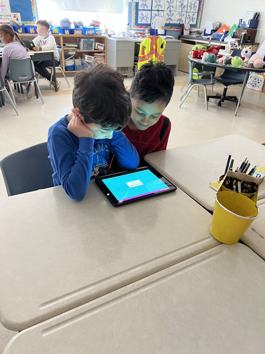 MsHuynh_'s tweet photo. Some blooket fun before we head to March break! These grade 2’s definitely know what they’re doing when it comes to measuring objects using standard units 📏 @StRitaRock1 https://t.co/1ia8WHfckK