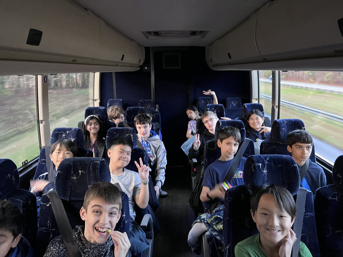 mrmohnsclassmpe's tweet photo. Colonial Williamsburg and  Jamestown were great! Thank you parent volunteers! #millsparkproud https://t.co/pK7h8nivd7