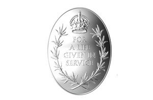 New ‘Elizabeth Emblem’ unveiled to commemorate public servants who died in line of duty. Family members of police officers, firefighters and other public servants who have died in public service will be recognised by a new emblem. gov.uk/government/new…