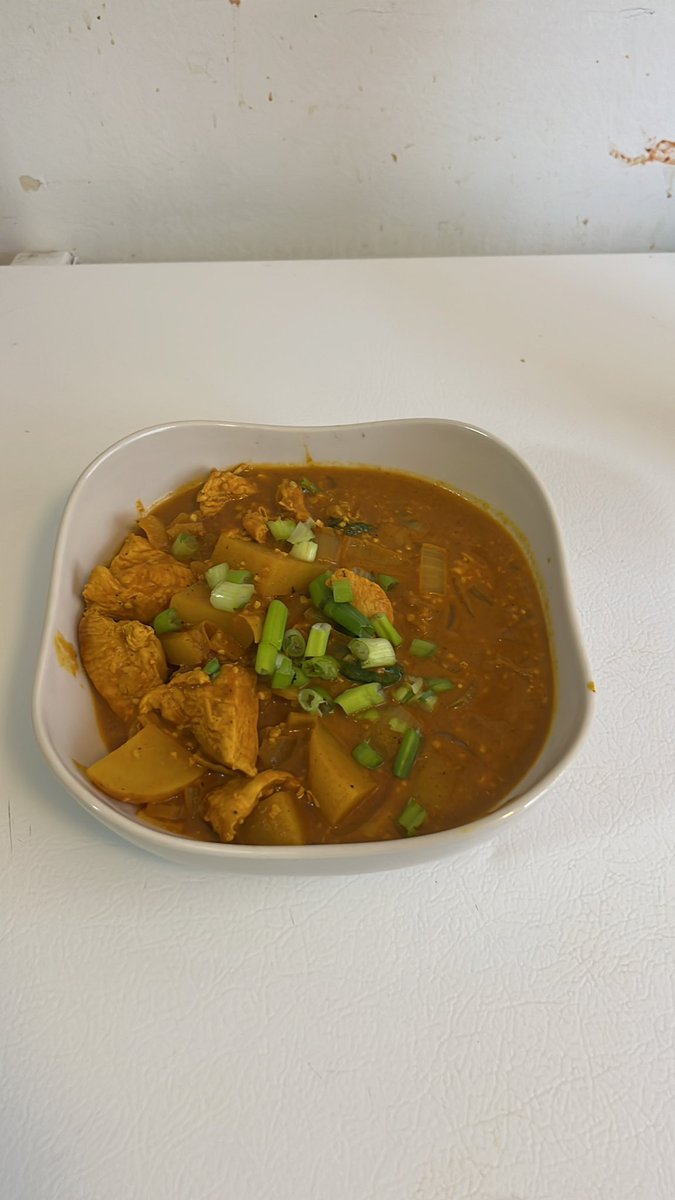 woxpots's tweet photo. Been a bit since we posted! Curry chicken over quinoa. #yegeats #spicyfriday https://t.co/oSUimosBtb