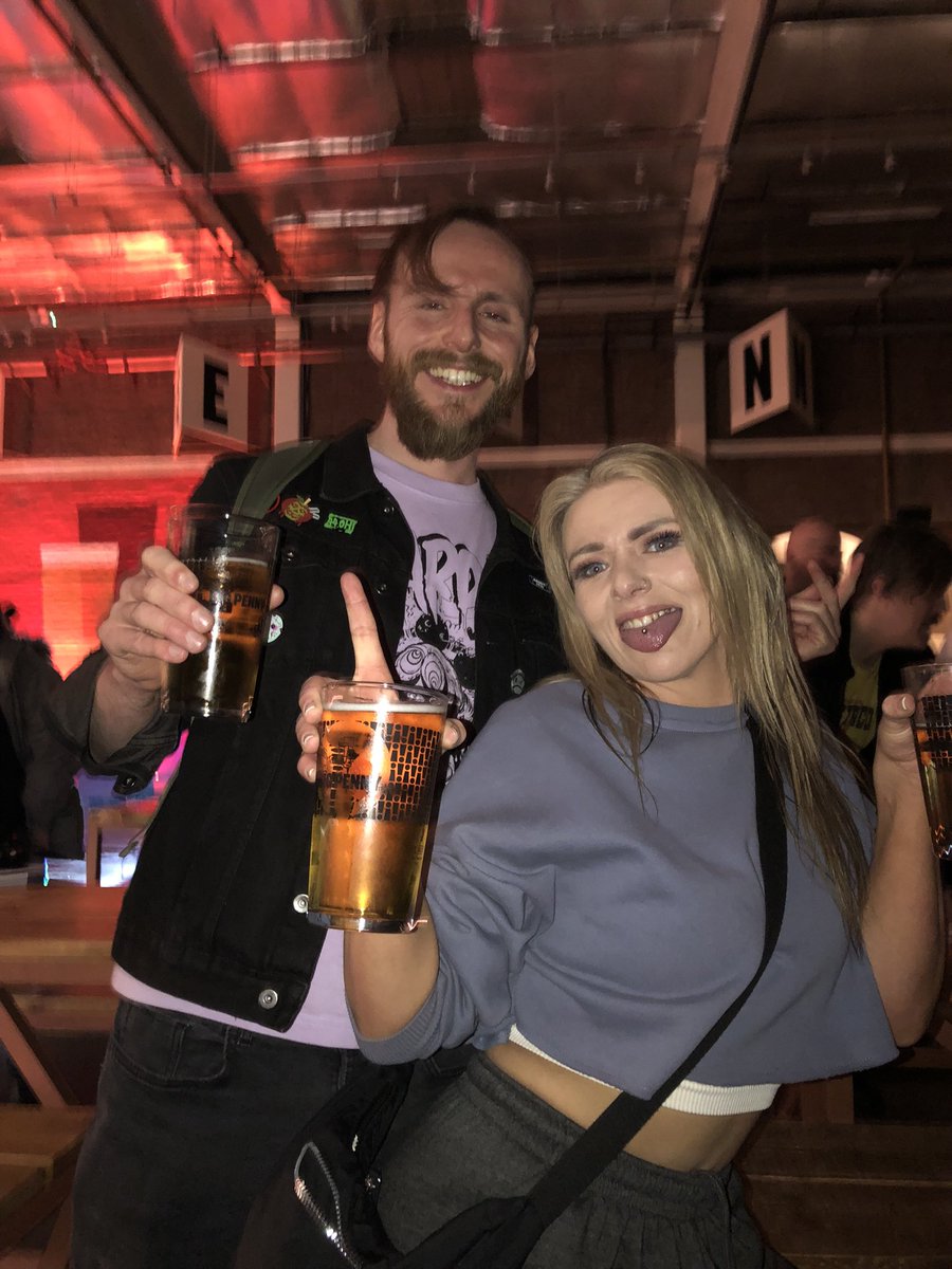 felt_vampire's tweet photo. In case you didnโt know, I only simp for Session Moth #fanciesMartina https://t.co/PH7eaxMGQw