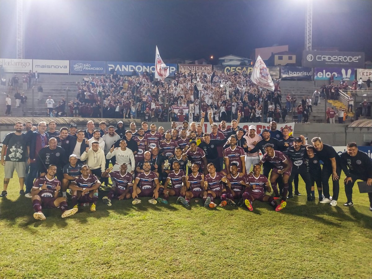sercaxias's tweet photo. É ALEGRIA DEMAIS NO CENTENÁRIO! 🏟️
É O CAXIAS EM MAIS UMA SEMIFINAL DO CAMPEONATO GAÚCHO! ⚽

É A TORCIDA GRENÁ QUE NÃO ABANDONA NUNCA! ❤️

SOMOS TODOS CAXIAS, SOMOS TODOS GRENÁ!

📸 Vitor Soccol/ S.E.R. Caxias

#sercaxias #grenádopovo https://t.co/5mybDQNRx7
