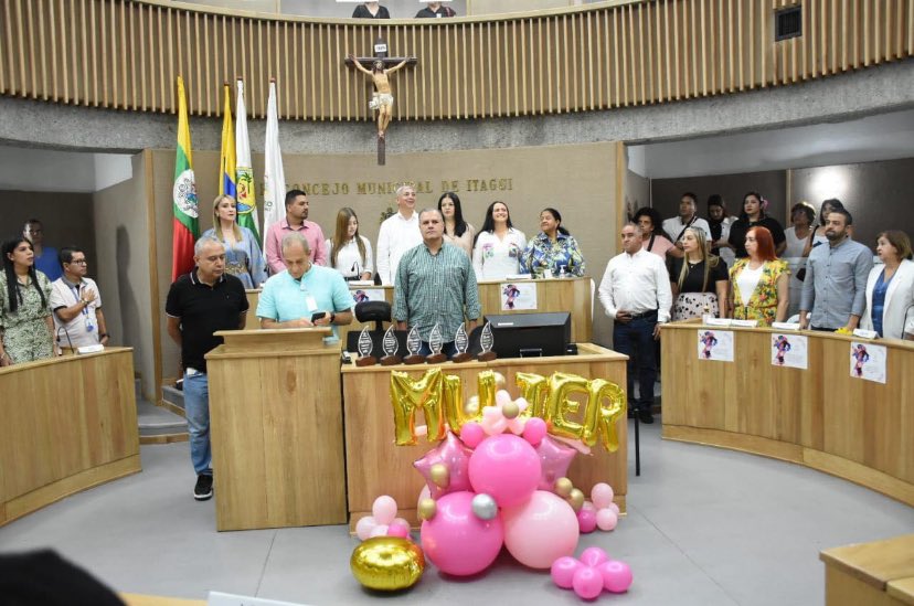 shirleyortizos2's tweet image. #itagüí hoy celebramos y destacamos la mujeres que han significado hechos importantes de nuestras vidas contribuyendo a una mejor calidad de vida para ellas @CONCEJOITAGUI