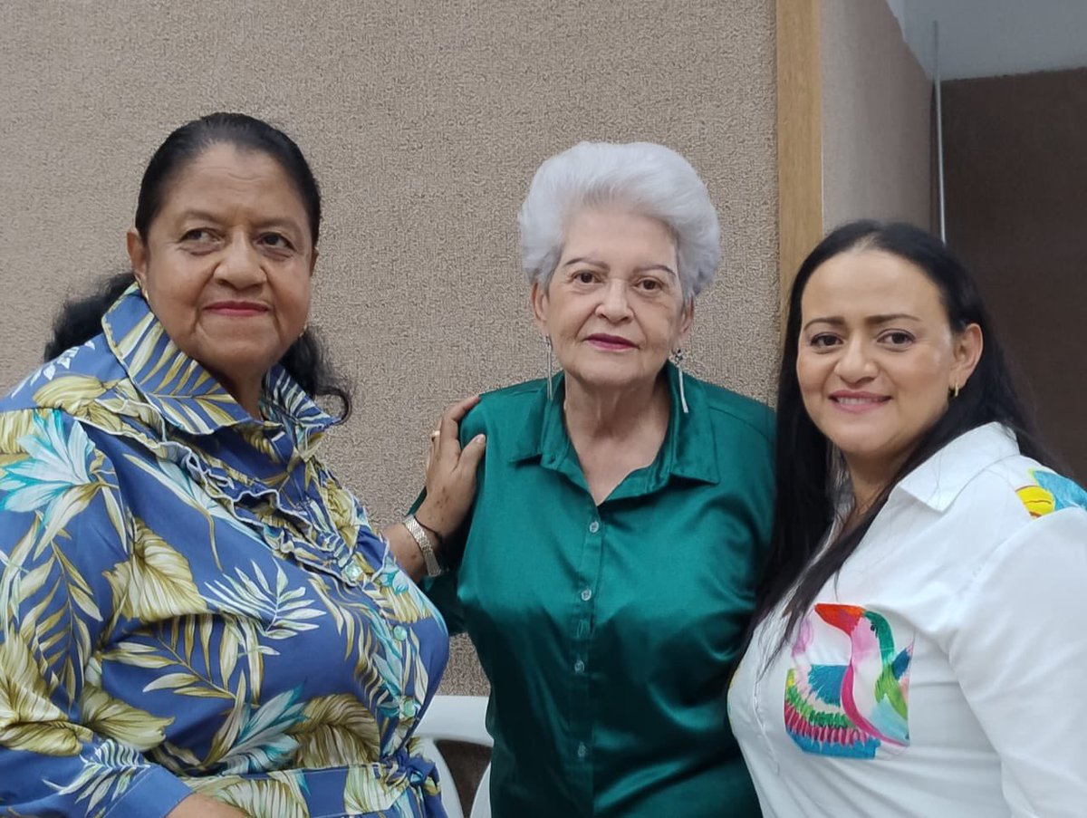 shirleyortizos2's tweet image. #itagüí hoy celebramos y destacamos la mujeres que han significado hechos importantes de nuestras vidas contribuyendo a una mejor calidad de vida para ellas @CONCEJOITAGUI