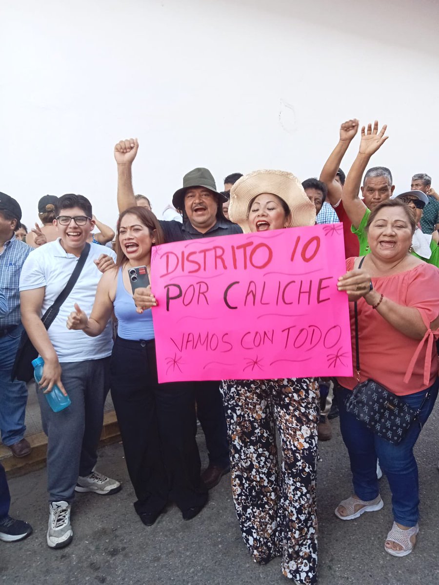 CalicheIRos's tweet photo. Hace unos momentos me registré como candidato a diputado local por el Distrito 10 de Centro, Tabasco, ante el @IEPCTabasco.

Estoy sumamente emocionado y agradecido con la confianza de mi partido @MorenaTabasco. Mi convicción es clara: “con el pueblo todo, sin el pueblo nada”. https://t.co/ESWofeLAFr