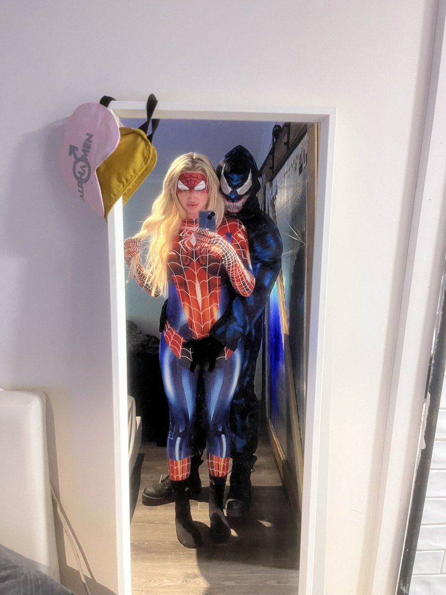 SanchezRodregez's tweet photo. When you lure spider girl back to your den to create the next super villain https://t.co/9f3rsZ77dn