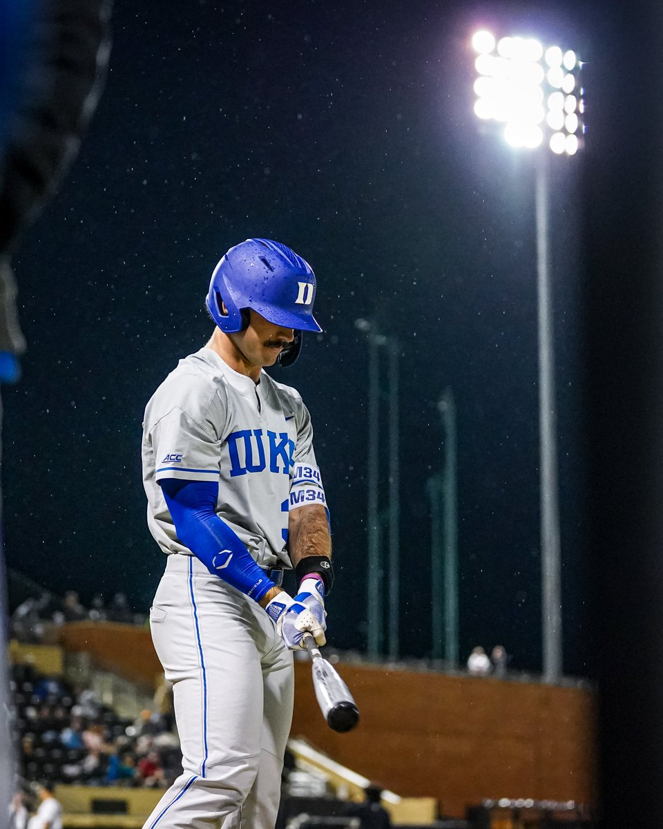 All Ben Miller does is hit. 

• 2 for 2 tonight
• 13-game hitting streak
• Average now up to .520 (!)

#BlueCollar | #GoDuke