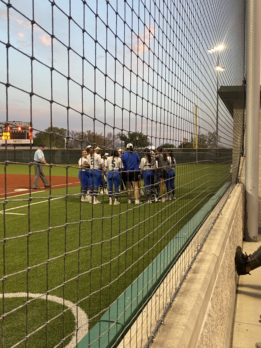 3-1 Mustangs in the lead at the top of the 4th!