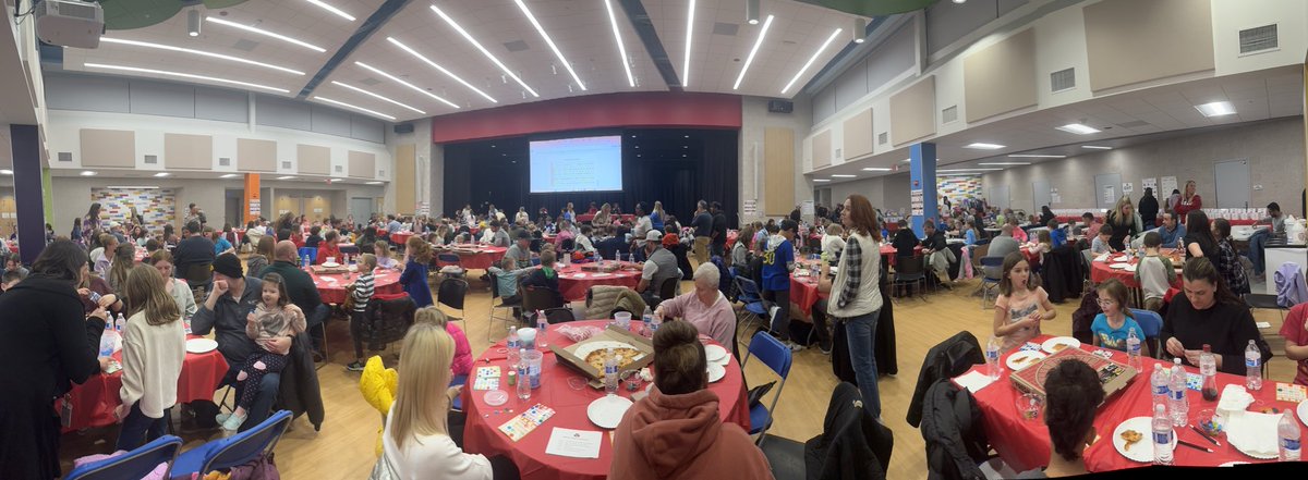 It’s Bingo Night, PTO’s biggest fundraising night of the year! What an amazing turnout, Wildcats! ⁦@moreanoLZ95⁩