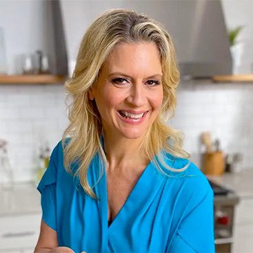 Nikkilynn81989's tweet photo. For National Women’s Day I’m giving a shout out to my three idols @guarnaschelli, @amandafreitag and @ManeetChauhan! Thank you for being inspiring roll models for me! Happy international women’s day! #internationalwomensday #girlpower #QueenAlex #QueenAmanda #QueenManeet 🥰♥️💪🏻🙏🏻 https://t.co/zUMgcLgX7v