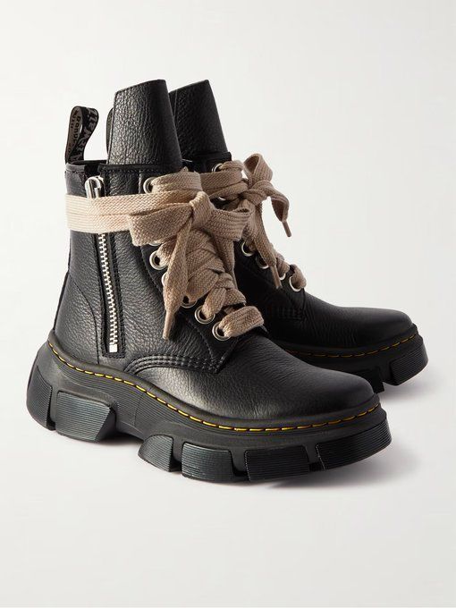 KicksFinder's tweet photo. Ad: ICYMI, the Rick Owens x Dr. Martens Boots is still available

1460 DMXL Mega Lace
MP https://t.co/ZkB6CXTm72 
SSENSE
M https://t.co/3O6aP90J37 
W https://t.co/Rt0Dt1MWIk 

1918 DMXL RO 
MP https://t.co/sEBgWQmWEg
SSENSE
M https://t.co/QTjB493Wpd 
W https://t.co/hvsbqE3eaw https://t.co/XV9L3AtMrz
