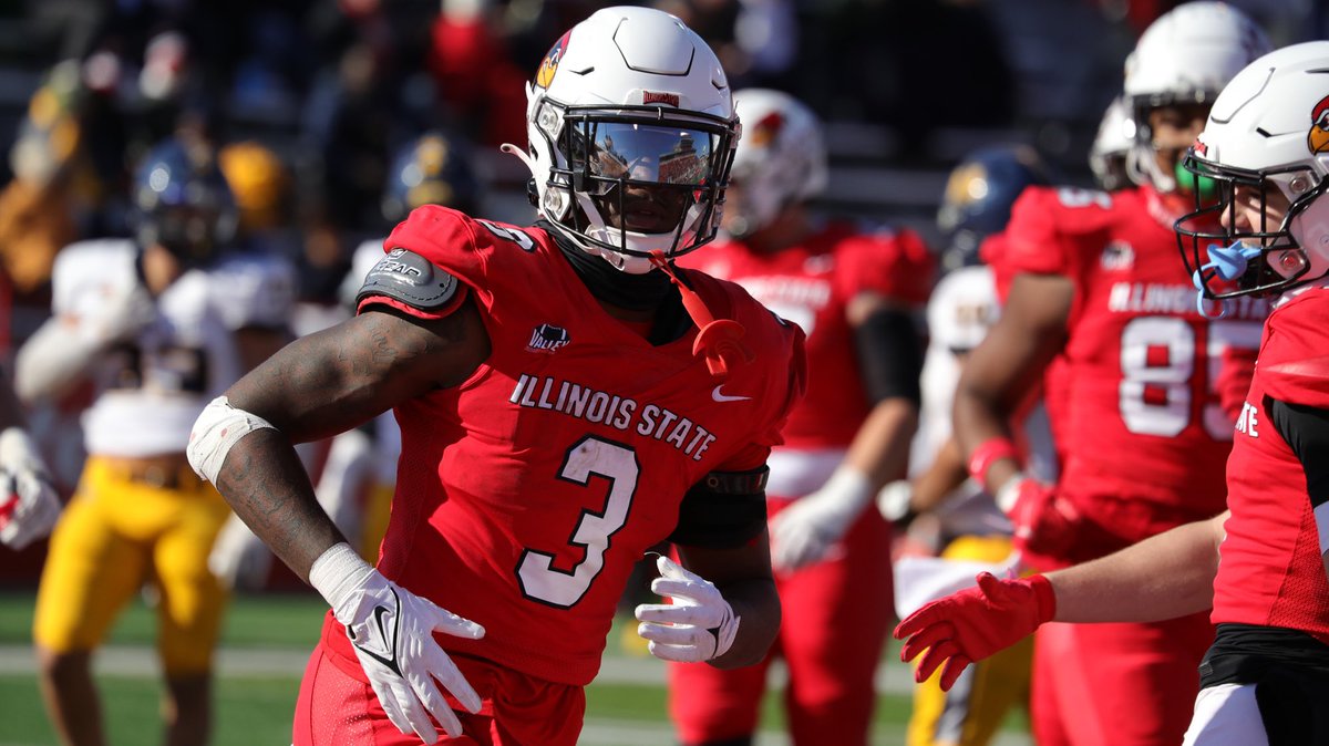 PeytonPlott's tweet photo. Blessed to receive an offer from Illinois State 🙏🏽⭐️ @CoachTevv @RedbirdFB @AHSALFBRECRUIT @DexPreps @HallTechSports1 @keithetheredge1 @PlottCordell @TeamPlott6 @the_mike_barker https://t.co/UknYscr0tB