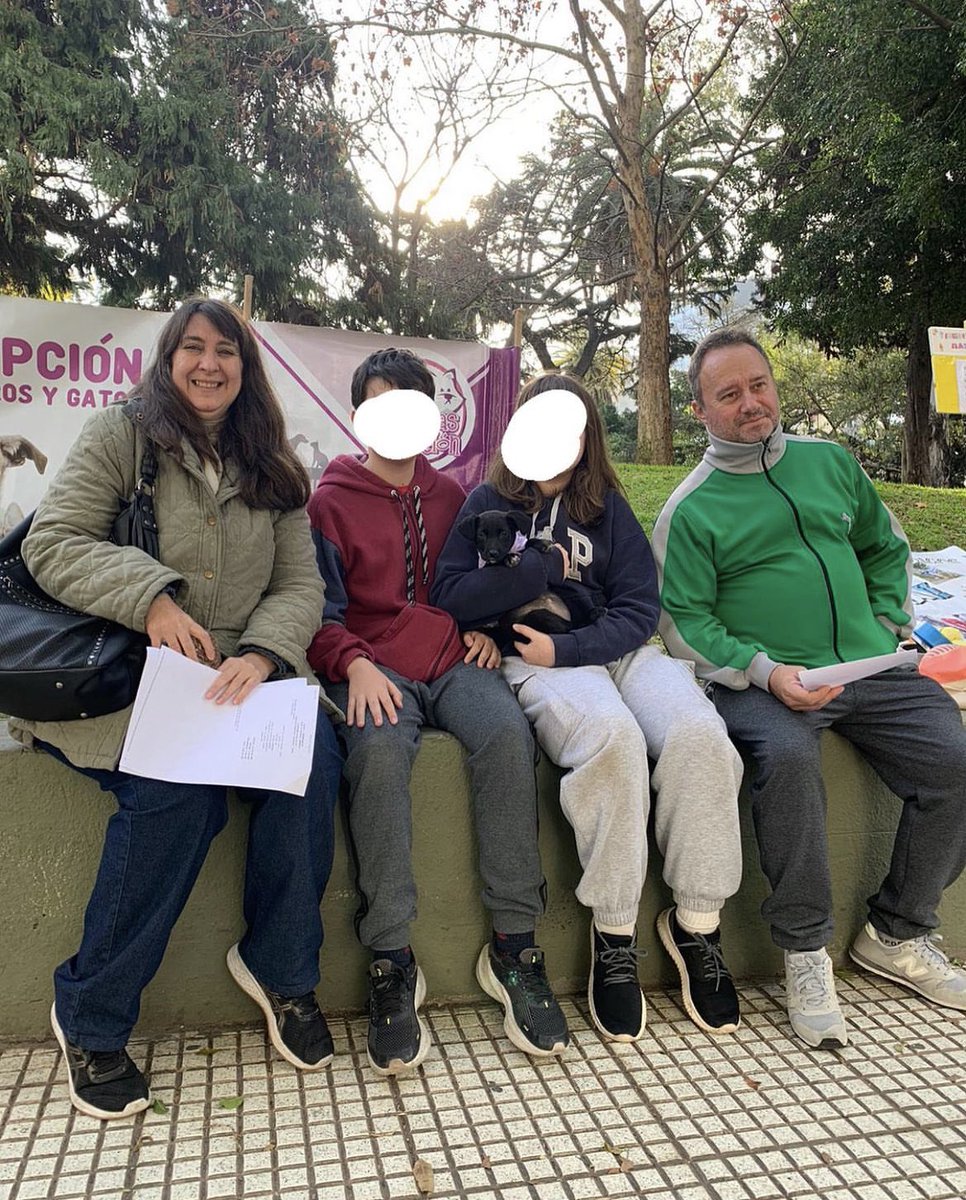 lagarzasosa_'s tweet photo. Comparto completamente! Que se vea la cara de quien devuelve los perros como si fueran cosas. Que alguien te reconozca por la calle y sepa que sos de lo peor, una basura. 
Un día te llenas bien las bolas de la gente chota y pasa esto. https://t.co/vZZ0J0cokN