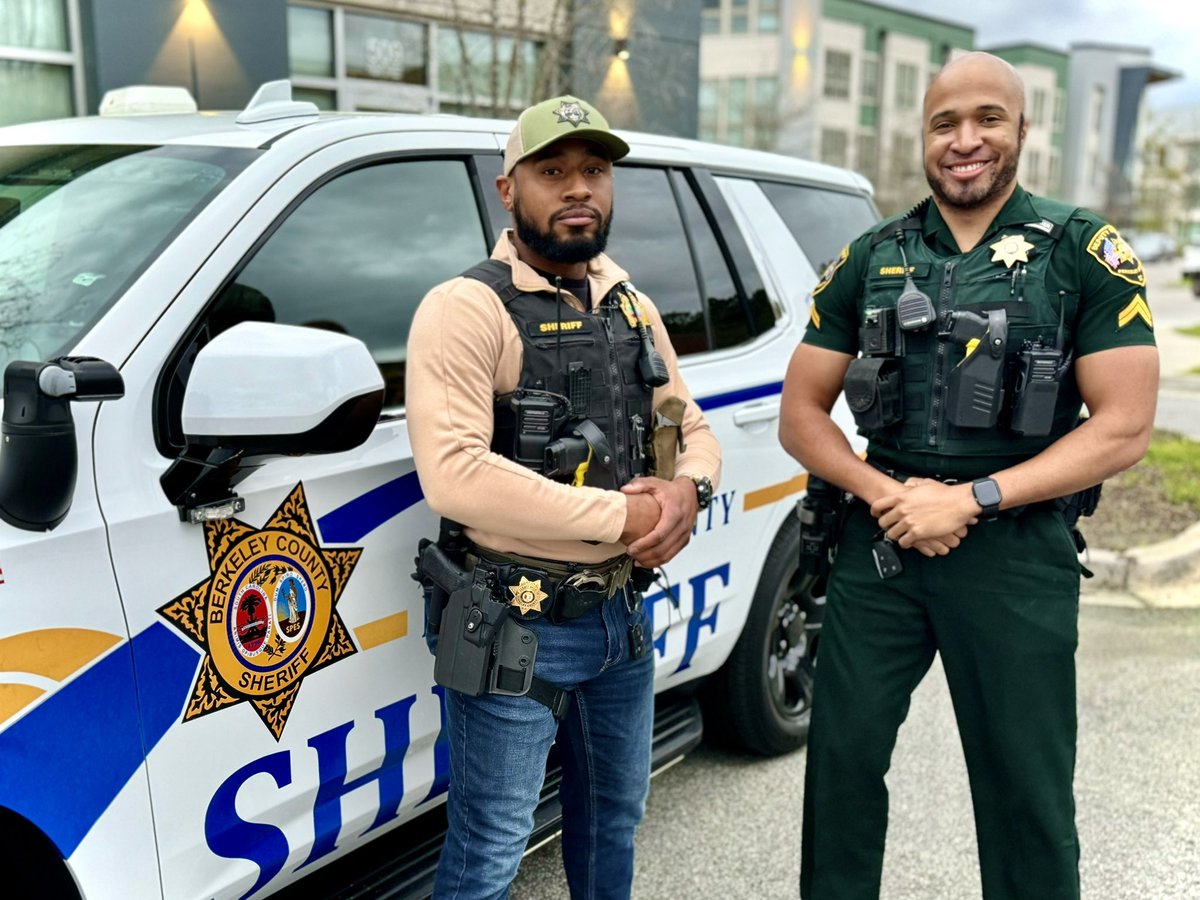 It’s Fri-yay, so you know what that means! Tonight there’s an all new episode of #OPLive. Tonight you’ll be riding with @Cpl_D_Smith and @DepFowler_BCSO. 👂🗣️ #RETWEET this and let us know in the comments where you’re watching from! #BerkDoesWerk #OPNation