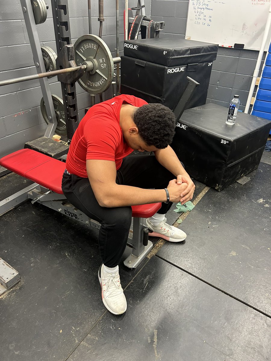 Working while they sleep

6’2 230 Defensive Athlete

hudl.com/v/2MVQtm