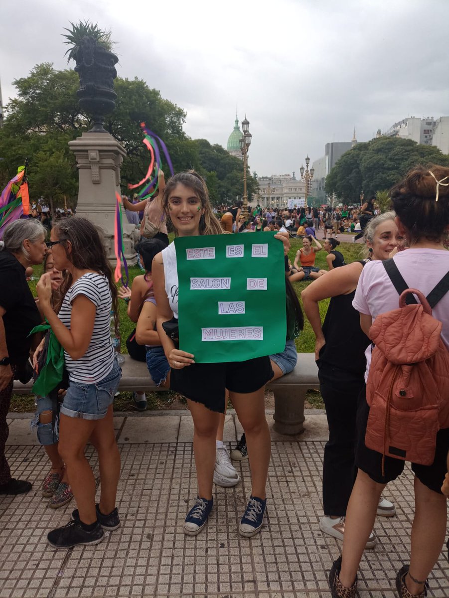 Estamos más viejas y cansadas. No nos rompan los ovarios que sabemos ser marea 💚