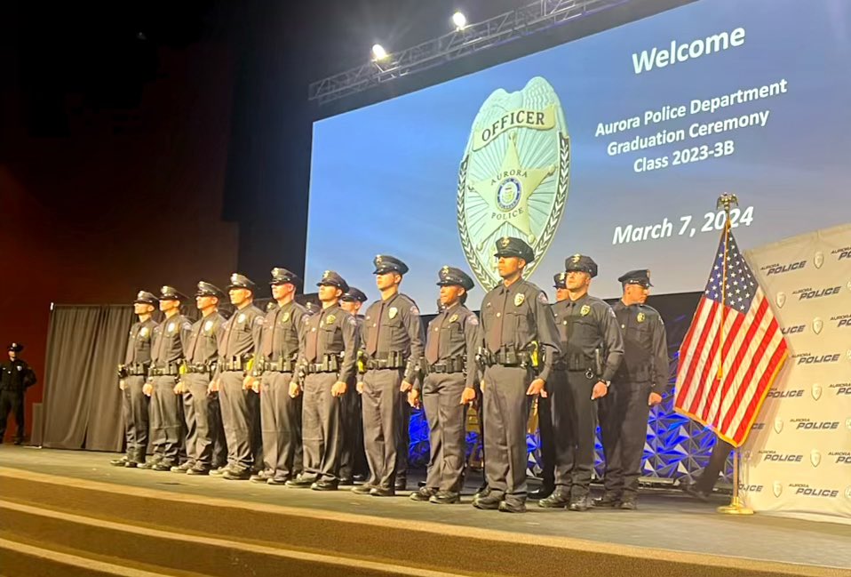 Steph4Aurora's tweet image. Say hello to your newest Aurora Police Officers. We’re incredibly proud of these individuals who have put in the work, taken time from their families, and committed to keeping our community safe. 

Serve honorably. Serve with integrity. And, serve Aurora’s citizens and families.