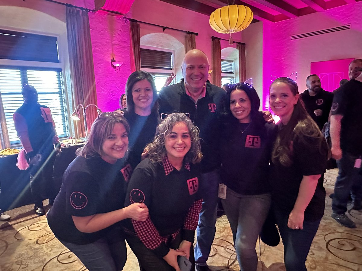 As #InternationalWomensDay comes to a close, I’m feeling incredibly grateful for all of the phenomenal women out there as well as all the awesome women at <a href="/TMobile/">T-Mobile</a> I'm fortunate enough to work alongside. The impact of women is felt far and wide. Not just today, but every day. ❤️